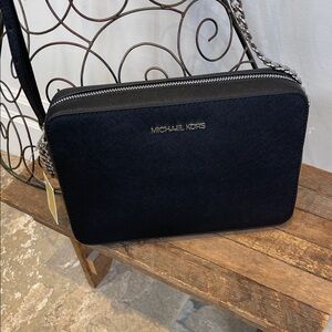 🆕 Michael Kors Large Jet Set Purse